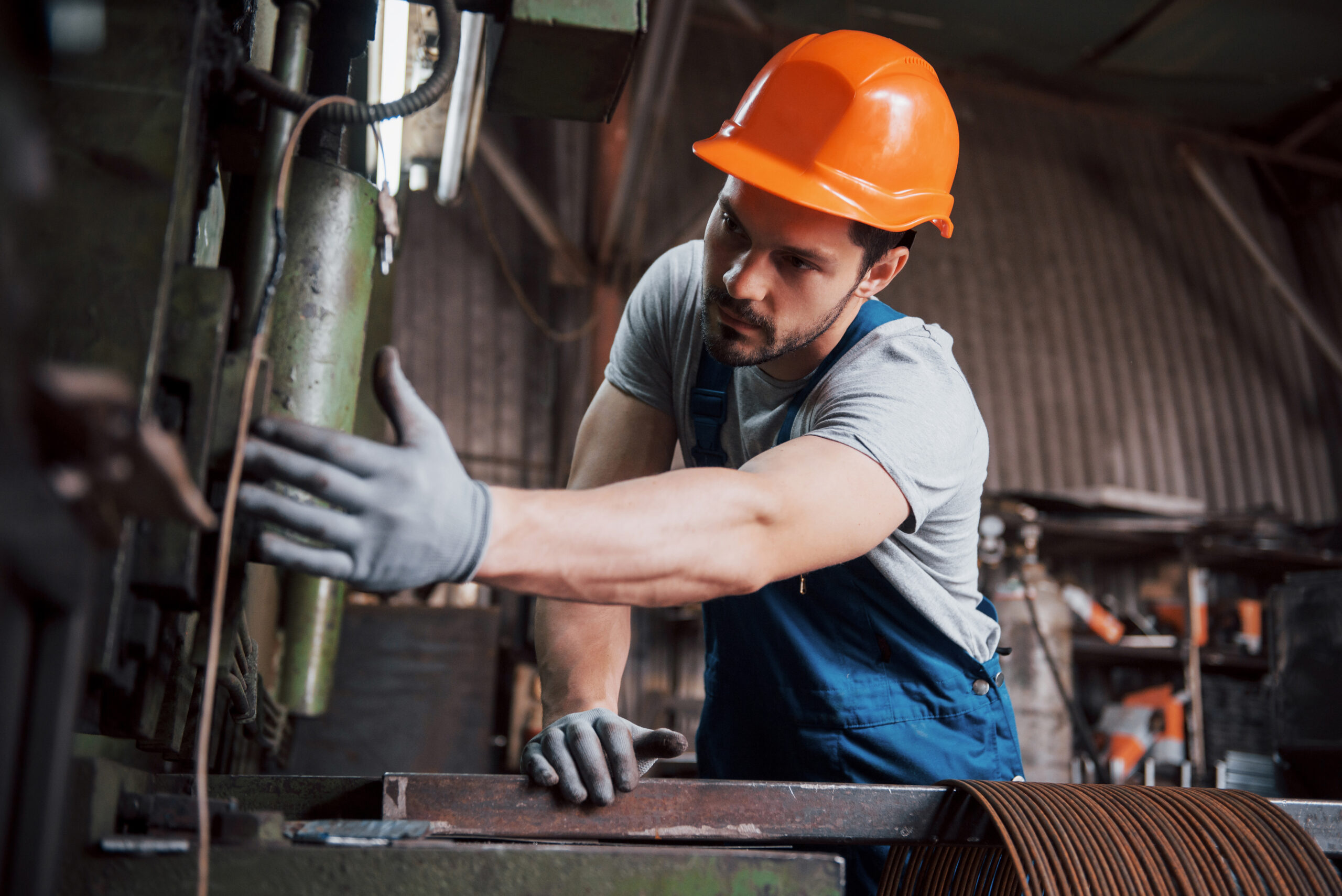 Reparación y mantenimiento a equipos electromecánicos y mecánicos